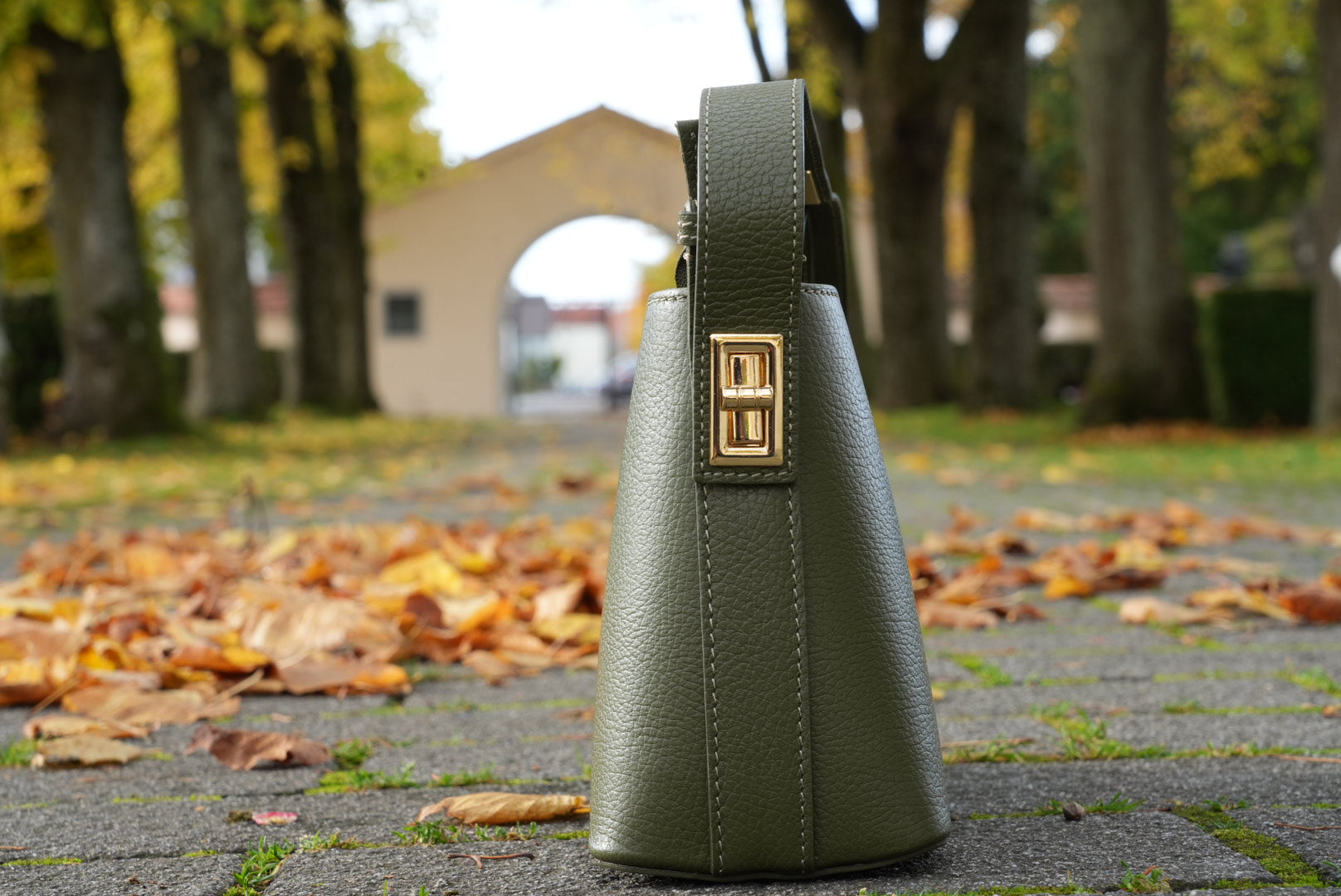 The AURELIA Mini Tote – Black Edition