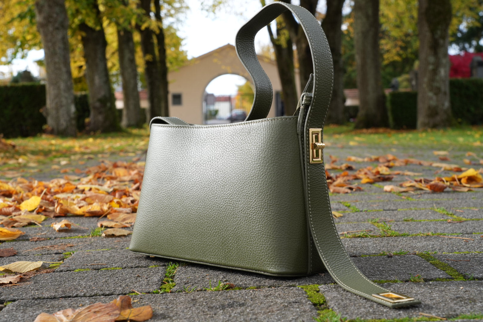The AURELIA Mini Tote – Black Edition