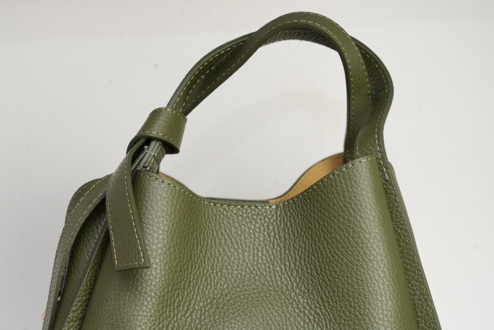 Saint Maraux™ | L’Essenza Tote in Pelle