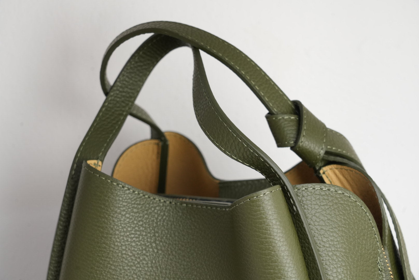 Saint Maraux™ | L’Essenza Tote in Pelle