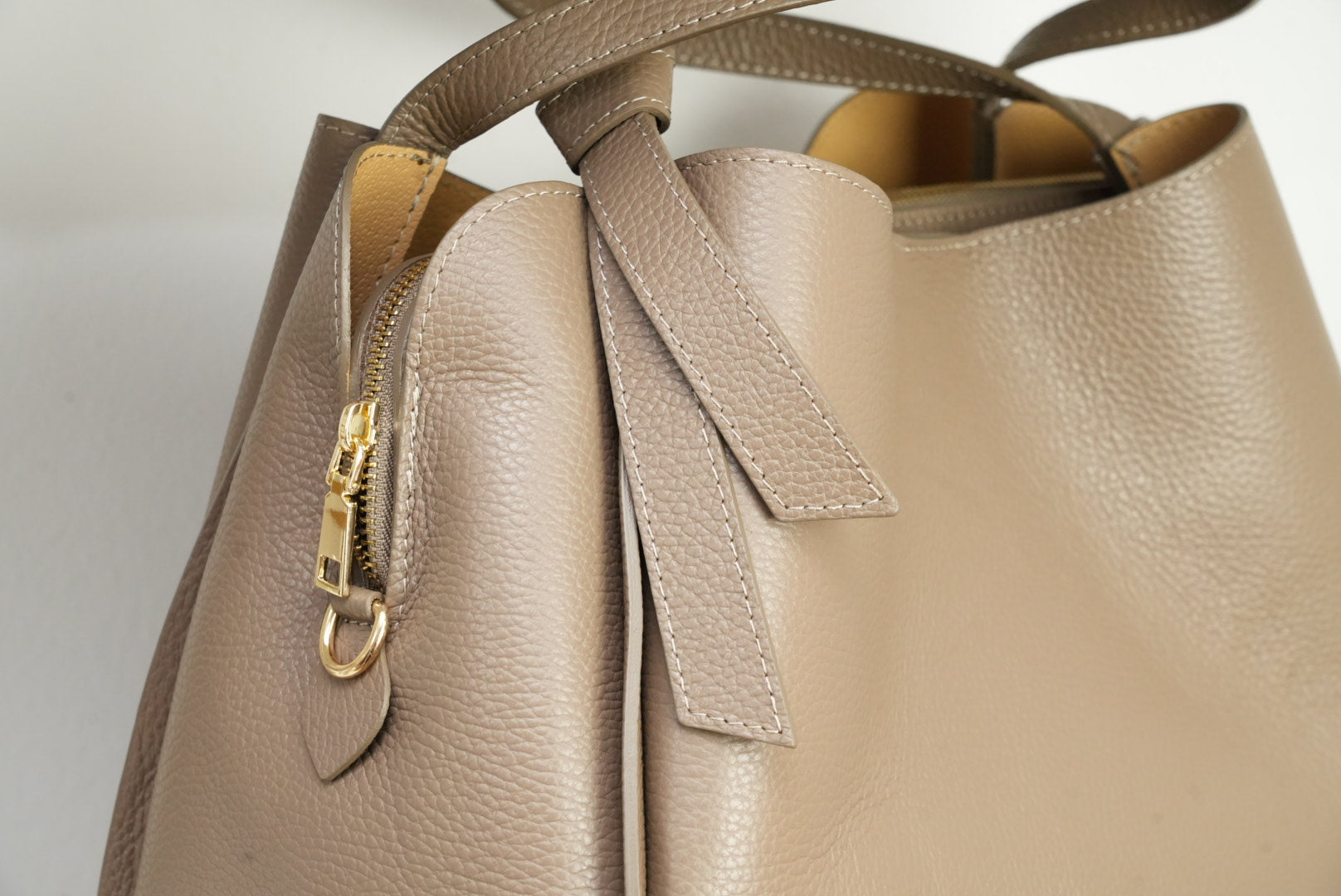 Saint Maraux™ | L’Essenza Tote in Pelle